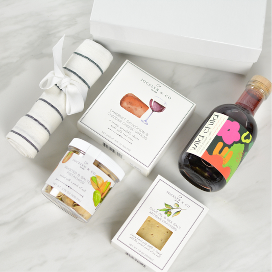 Single-Serve Pinot & Pairing Wine Gift Box